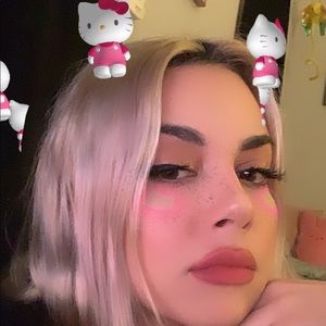 Meet your Posher, Avery